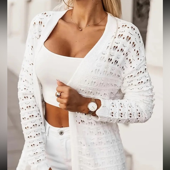 Sweaters - Open Knit cardigan  with long sleeves in size Medium